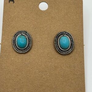 ✨5/$25✨ Turquoise and Silver Oval Earrings